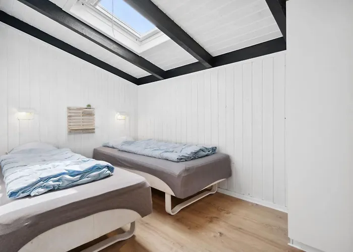 Kalf - 400m From The Sea By Interhome Lakolk